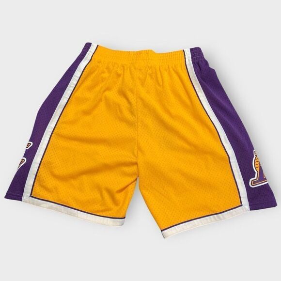 Mitchell & Ness Los Angeles Lakers ‘09  Swingman Yellow Shorts Mens size L NWT - Picture 8 of 10